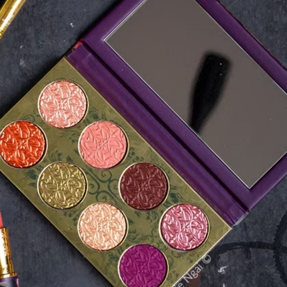 Mac "Feast Your Eyes" Eyeshadow Palette - Picture 2 of 14